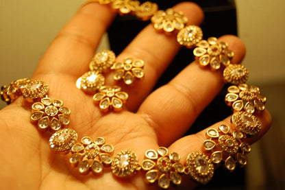 SOUTH INDIAN NECKLACE SET IN ZIRCON