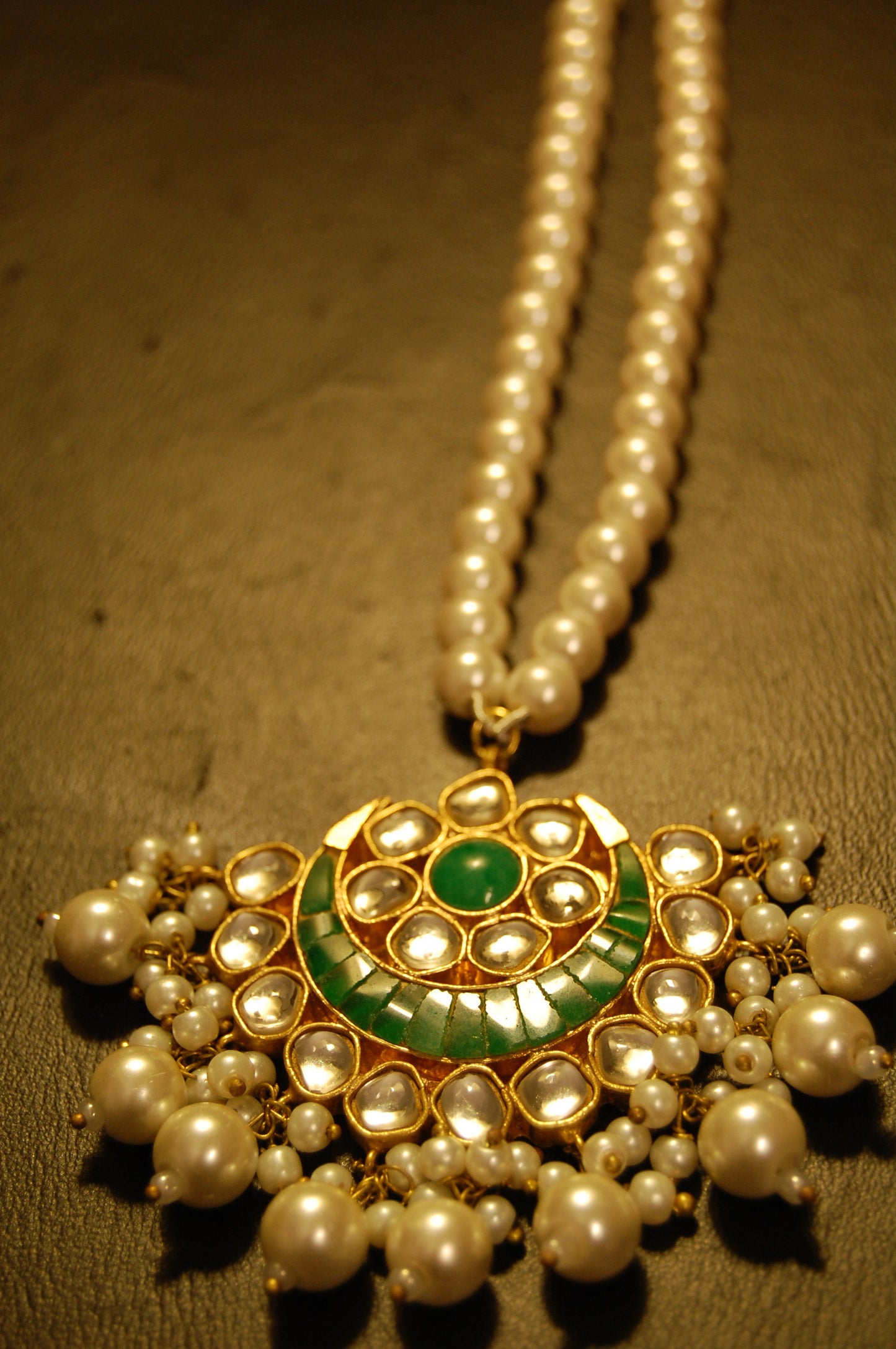 ELEGANT GREEN KUNDAN MALA