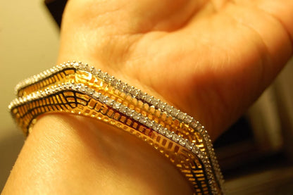 PAIR OF ZIRCON BANGLES