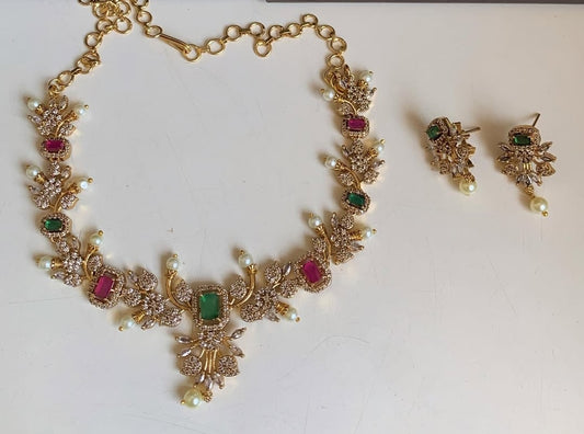 SOUTH INDIAN NECKLACE SET IN RED & GREEN