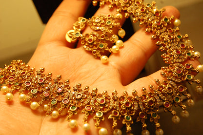 SOUTH INDIAN NECKLACE SET
