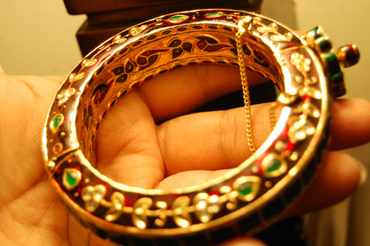 KARA IN MEENA & KUNDAN