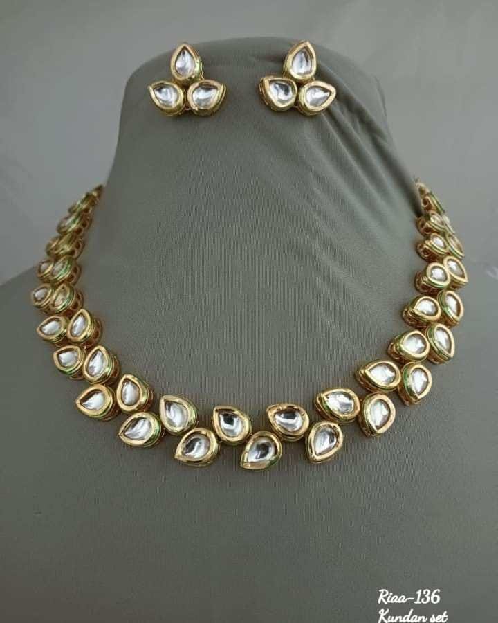 ELEGANT KUNDAN SET