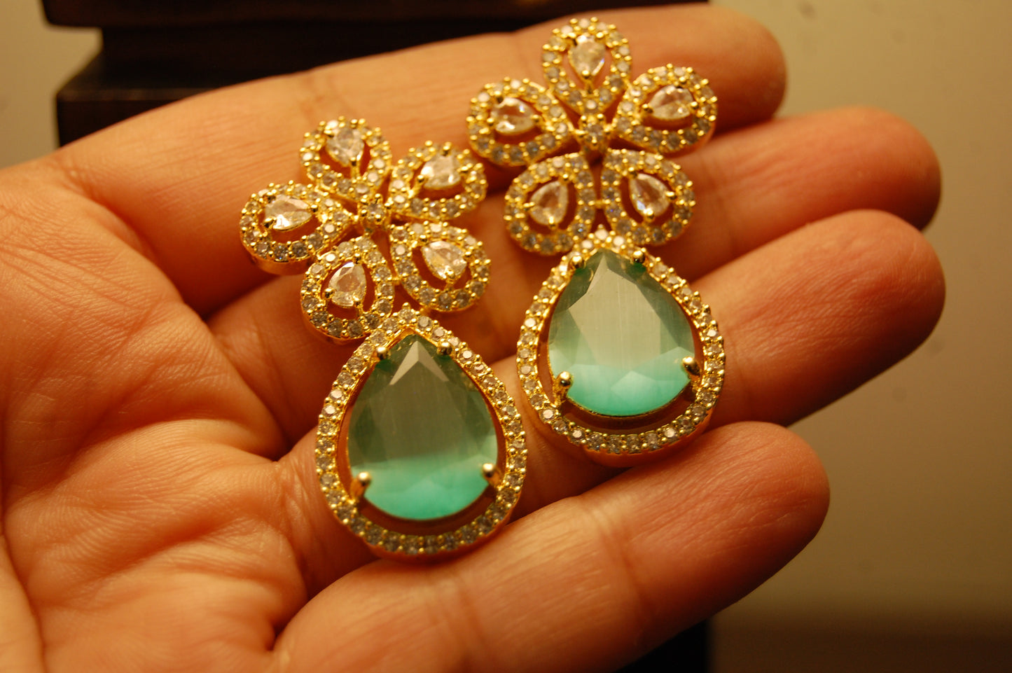 ZIRCON FLORAL EARRINGS IN JADE GREEN