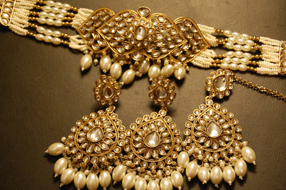 KUNDAN CHOKER SET