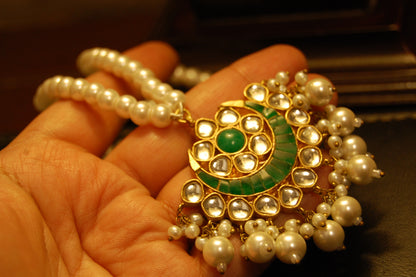 ELEGANT GREEN KUNDAN MALA