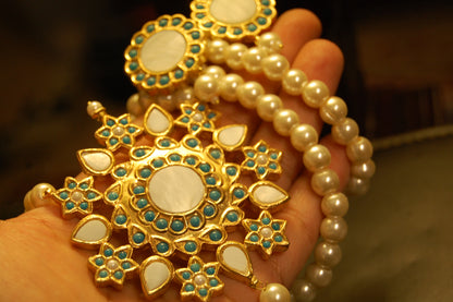 ELEGANT FEROZY & MOTHER OF PEARL MALA SET