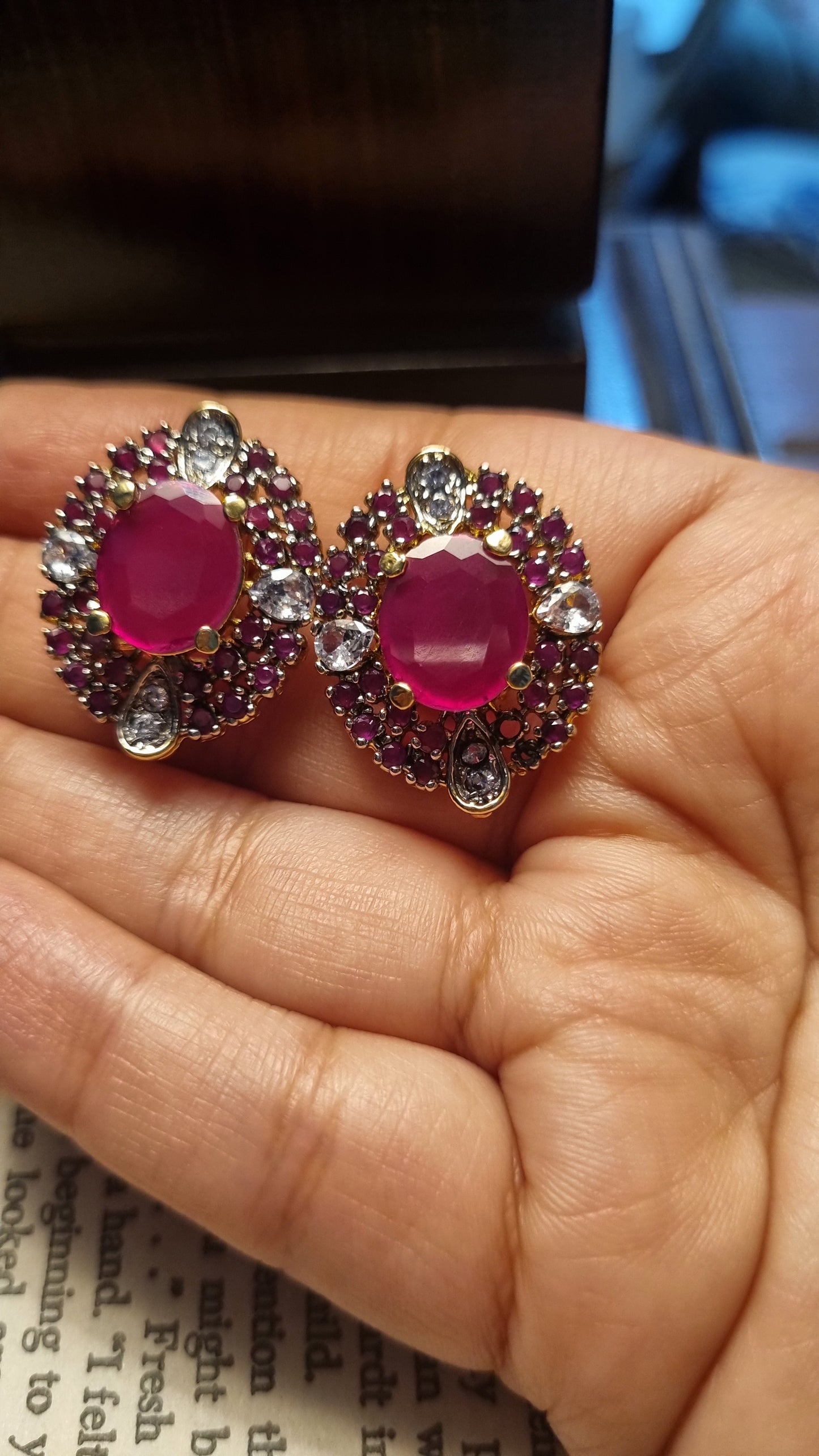 ZIRCON RED EARRINGS