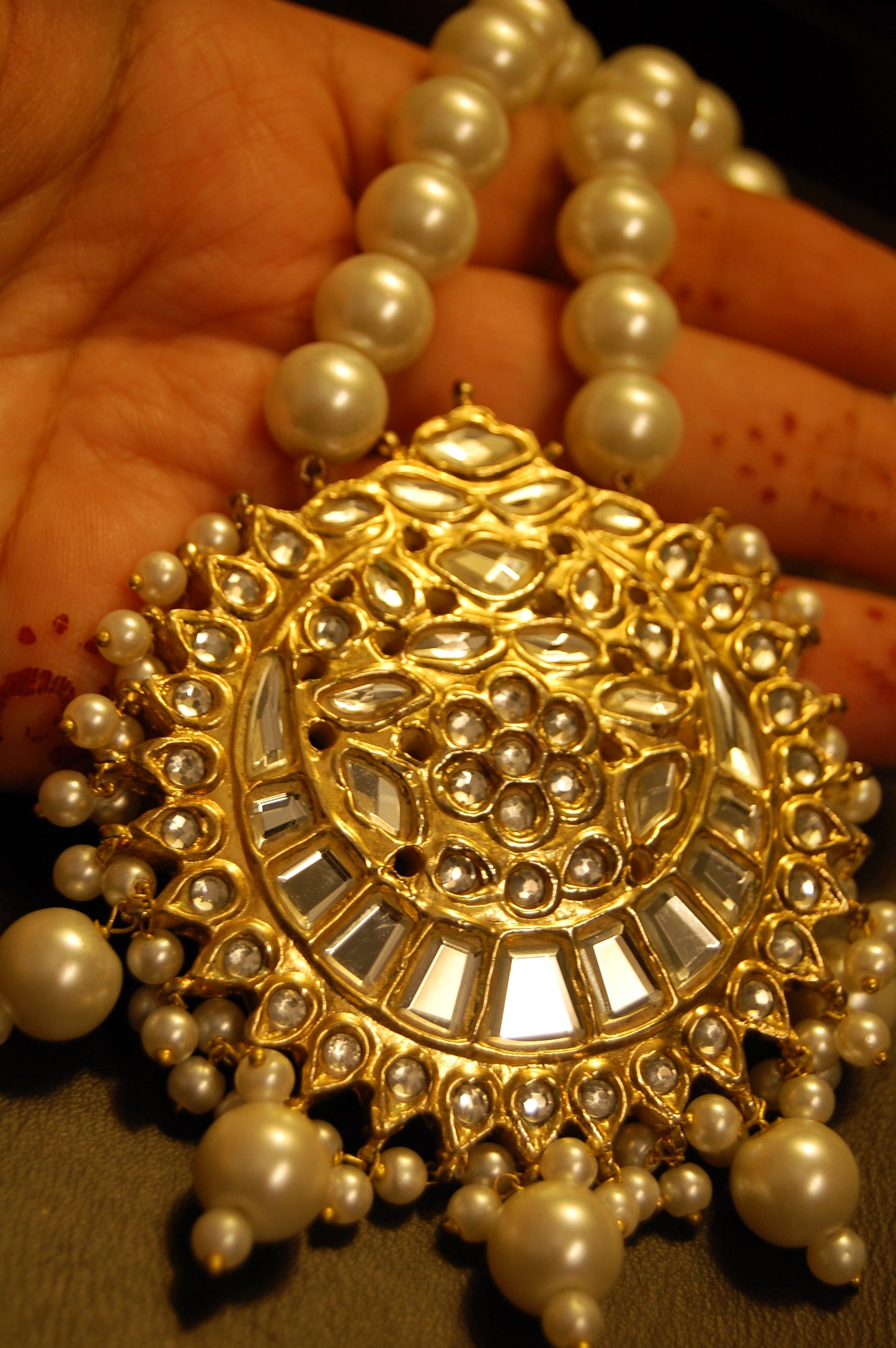 ELEGANT KUNDAN MALA