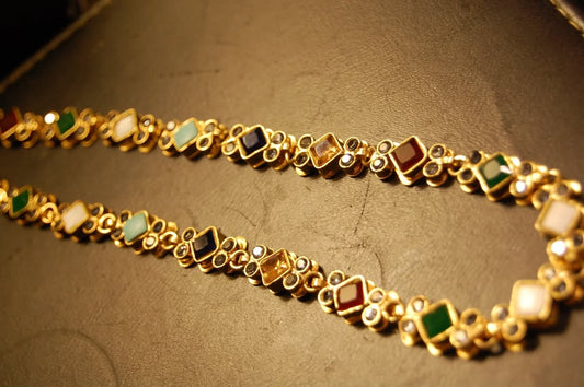 MULTI STONE NECKLACE