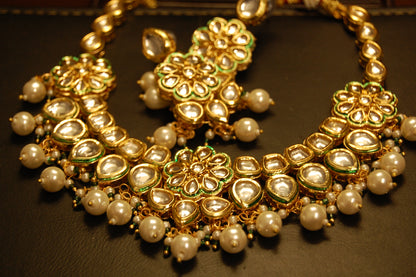 ELEGANT KUNDAN & MEENA SET