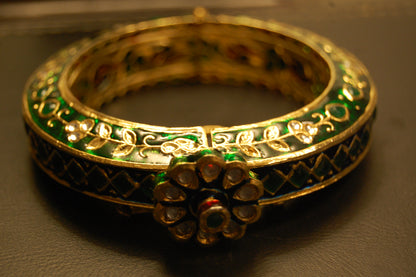 KARA IN MEENA & KUNDAN