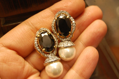BLACK EARRINGS IN ZIRCON & PEARLS