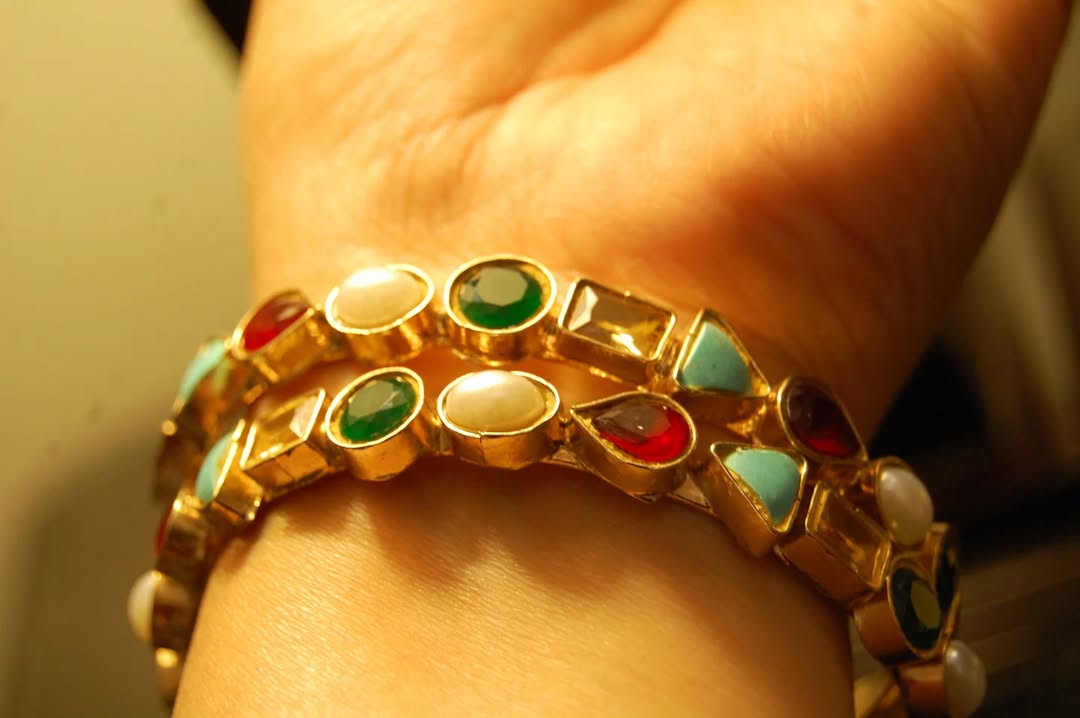 ELEGANT MULTI STONE BANGLES