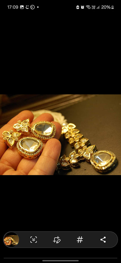 ELEGANT KUNDAN SET