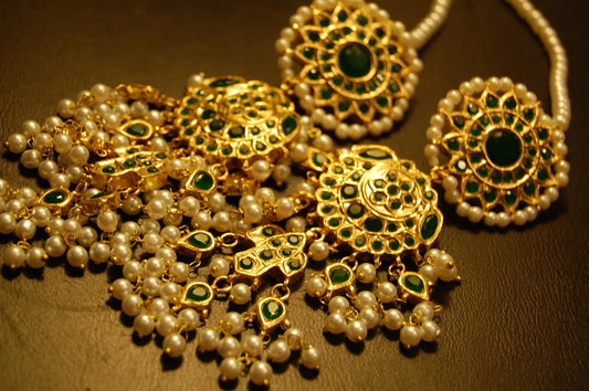 GREEN & PEARLS EARRINGS