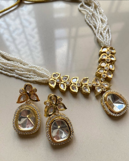 ELEGANT KUNDAN SET