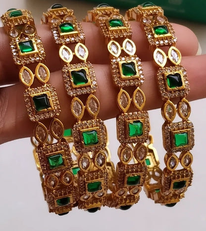 PAIR OF SOUTH INDIAN BANGLES IN GREEN