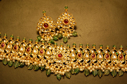 GORGEOUS INDIAN KUNDAN & MULTI STONE CHOKER SET