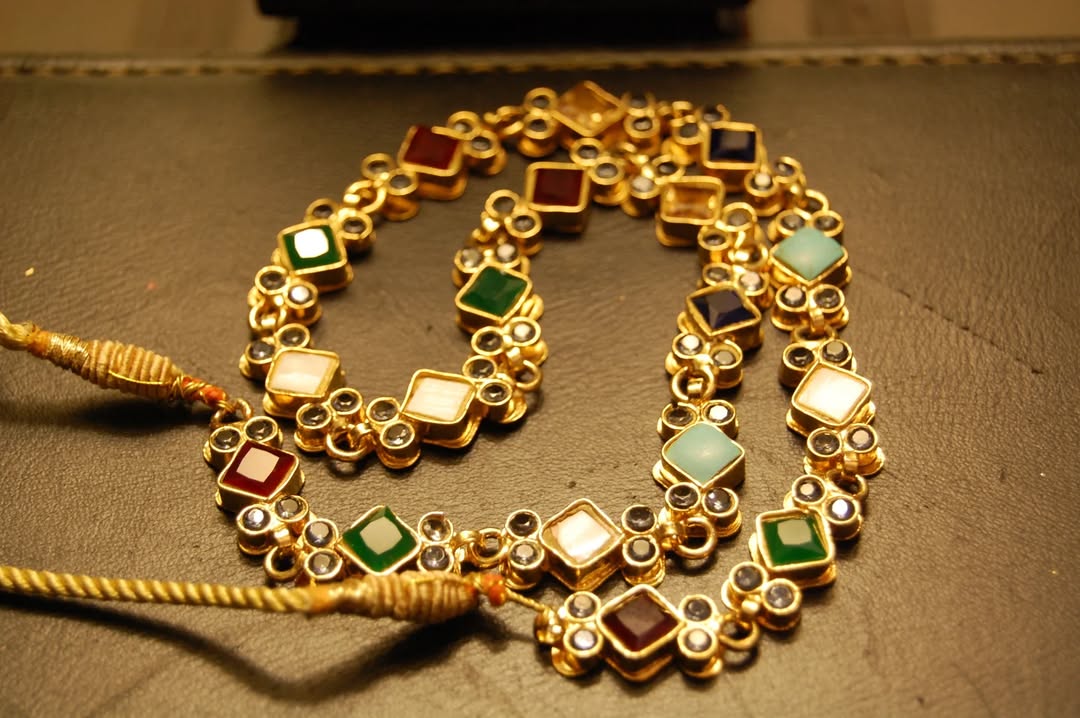 MULTI STONE NECKLACE