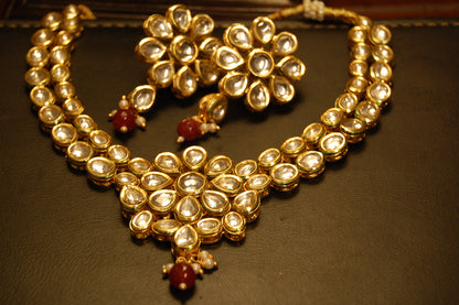 ELEGANT KUNDAN & RED SET