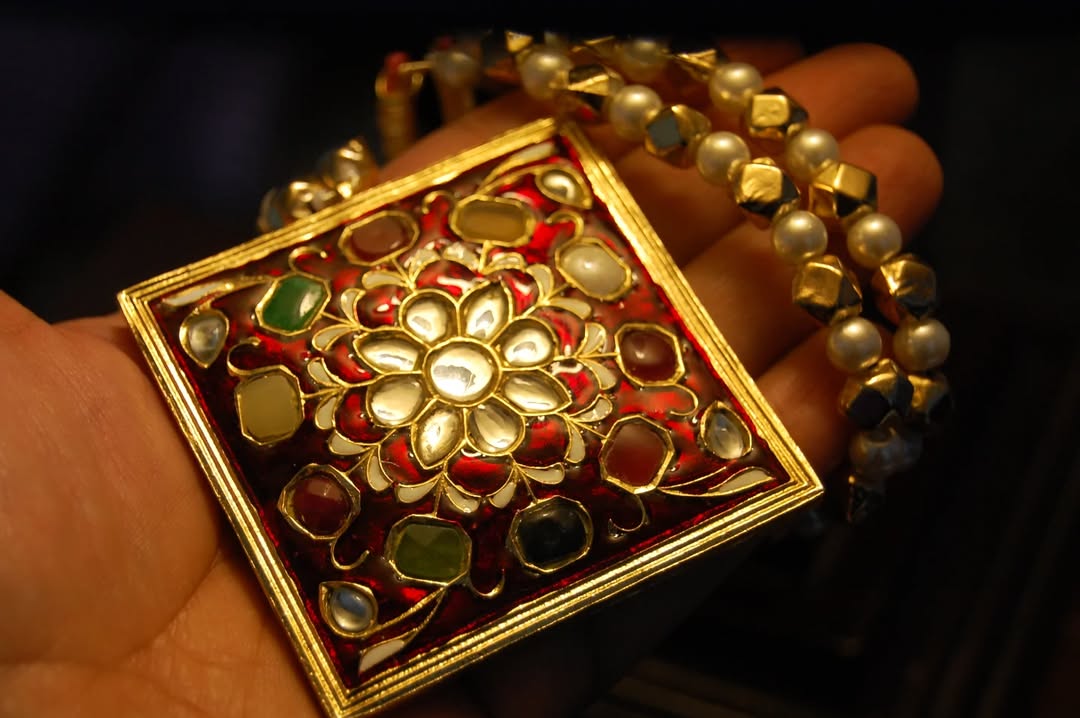 GORGEOUS MALA IN RED MEENA & MULTI STONES