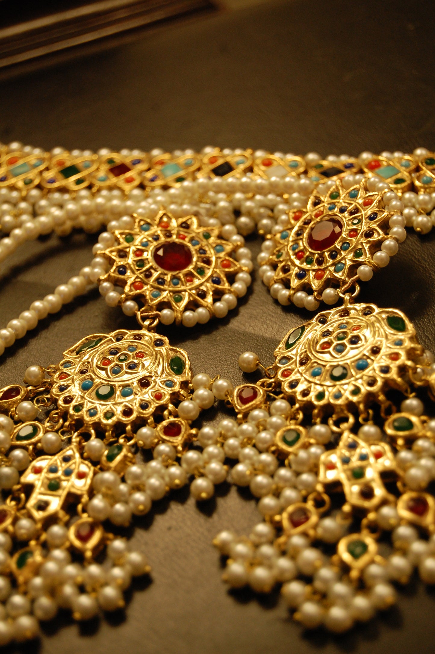 NAURATAN MULTI & PEARLS CHOKER SET