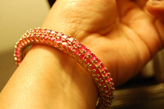 PAIR OF ELEGANT RUBY RED  BANGLES