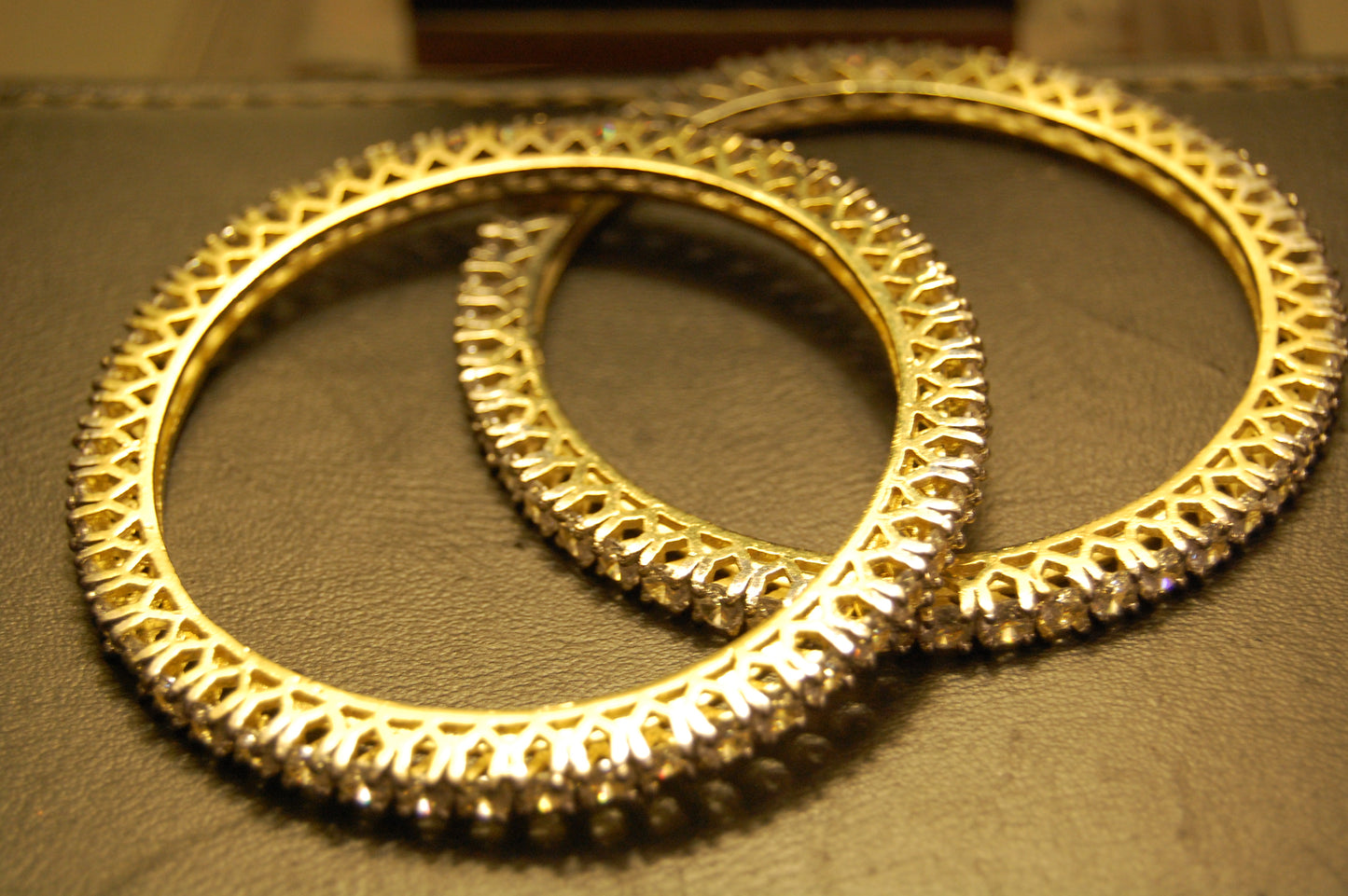 PAIR OF ELEGANT ZIRCON BANGLES