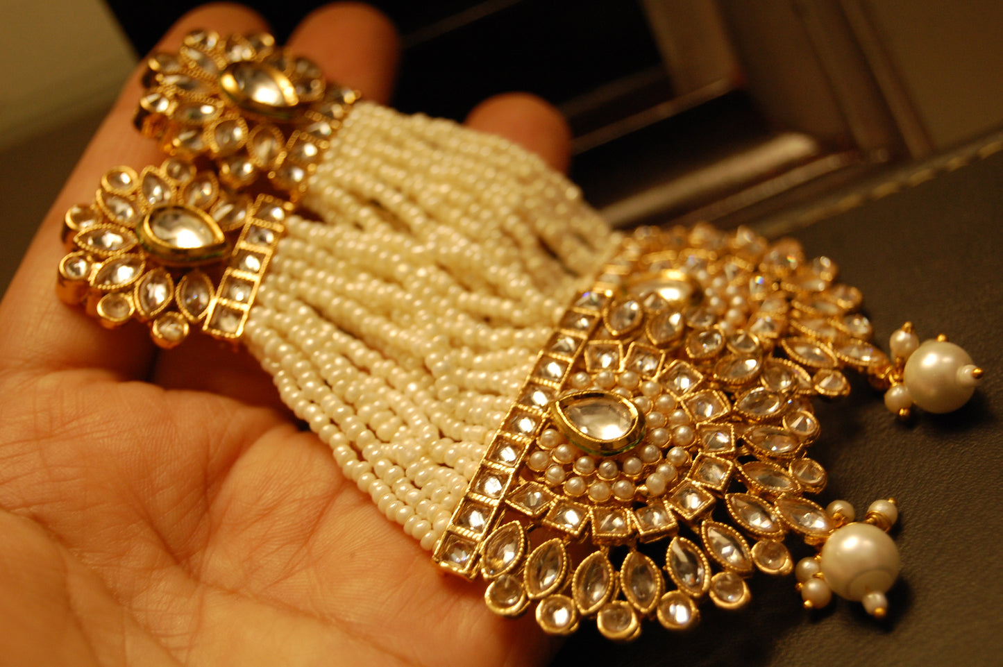JHOOMAR STYLE EARRINGS IN KUNDAN & PEARLS