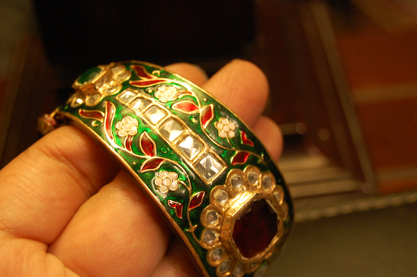 KARA IN MEENA & KUNDAN