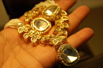 ELEGANT KUNDAN SET