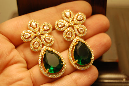 ZIRCON FLORAL EARRINGS IN EMERALD GREEN