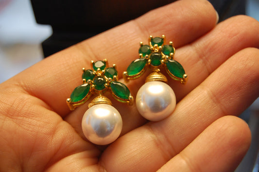 PEARL & GREEN EARRINGS