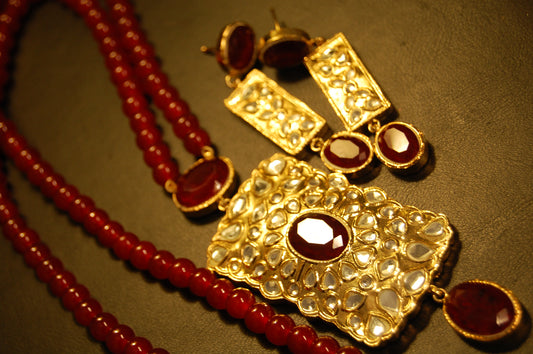 ELEGANT KUNDAN & RED MALA SET