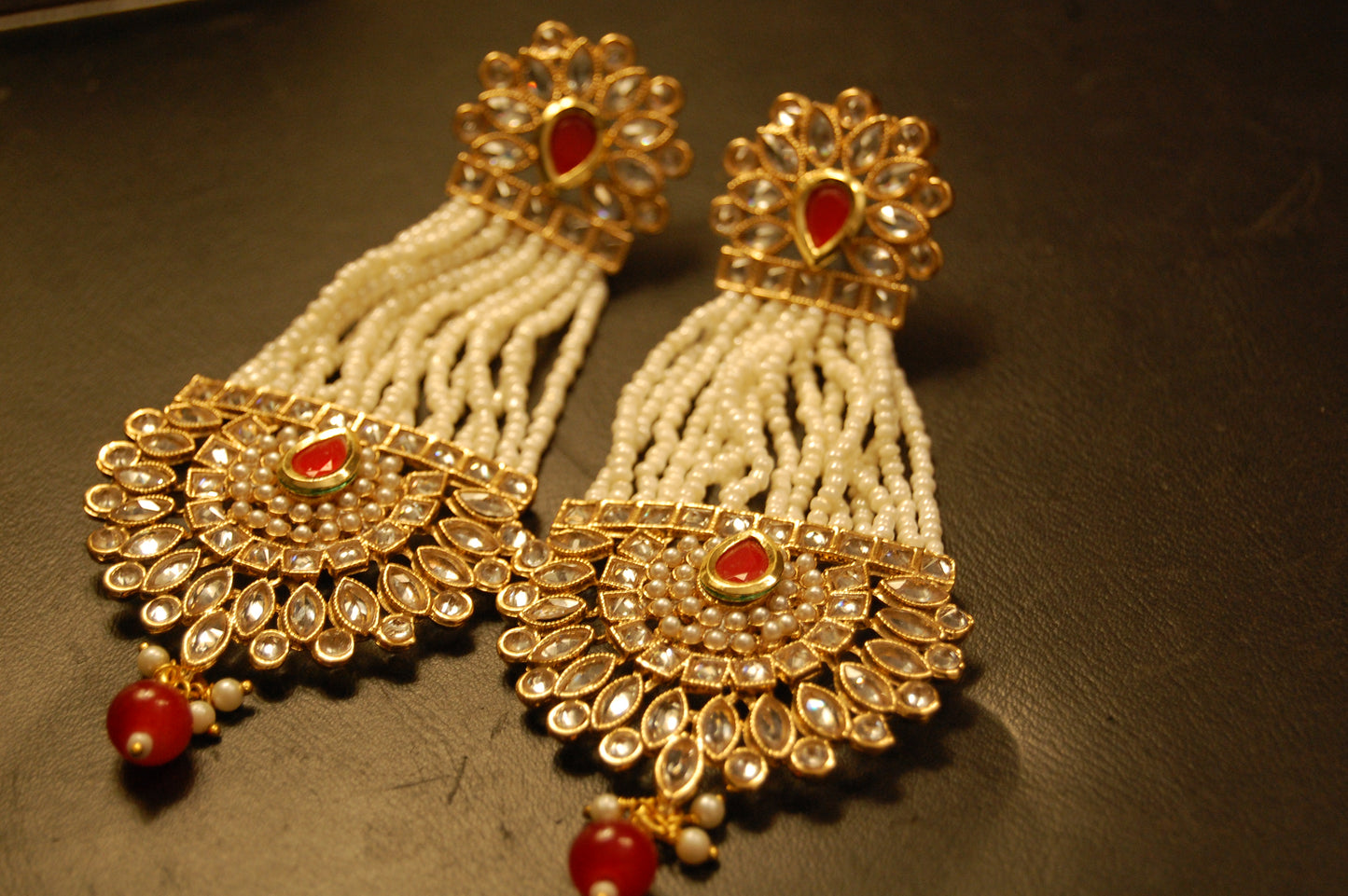 JHOOMAR STYLE EARRINGS IN KUNDAN & PEARLS & RED