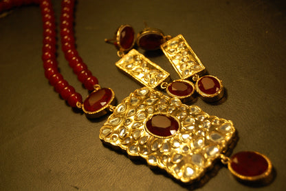 ELEGANT KUNDAN & RED MALA SET