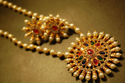 INDIAN MULTI JEWELLED PENDENT IN PEARL STRING