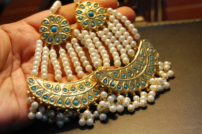 JHOOMAR STYLE EARRINGS IN PEARLS & FEROZA