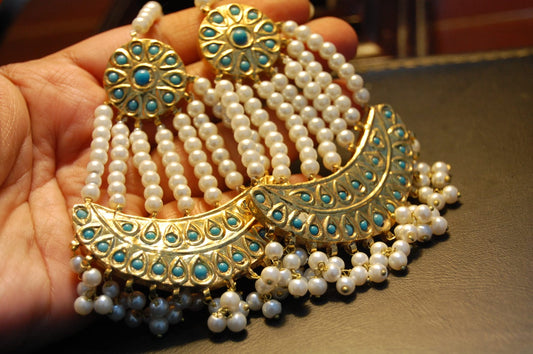 JHOOMAR STYLE EARRINGS IN PEARLS & FEROZA