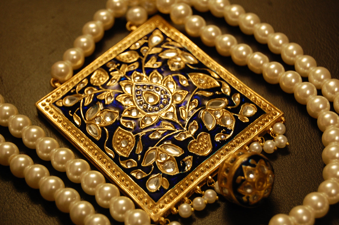 KUNDAN & BLUE MEENA MALA
