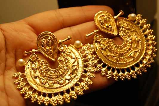 EGYPTIAN INSPIRED EARRINGS WITH PEARL