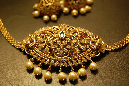 ELEGANT SOUTH INDIAN NECKLACE SET