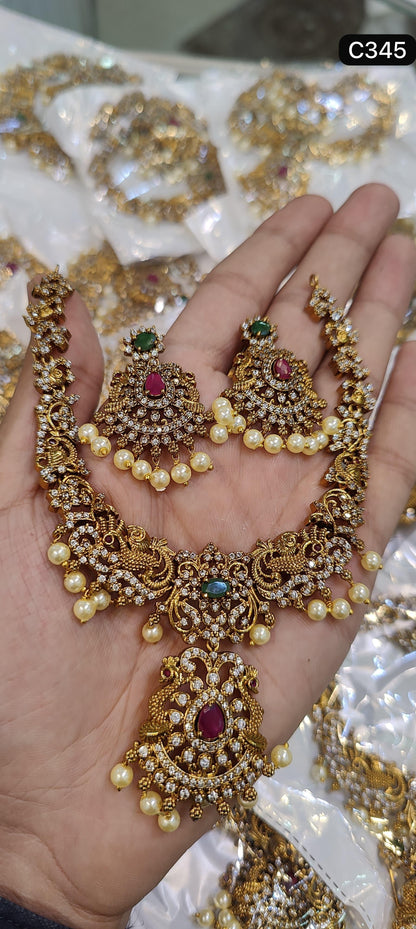 ELEGANT SOUTH INDIAN NECKLACE SET
