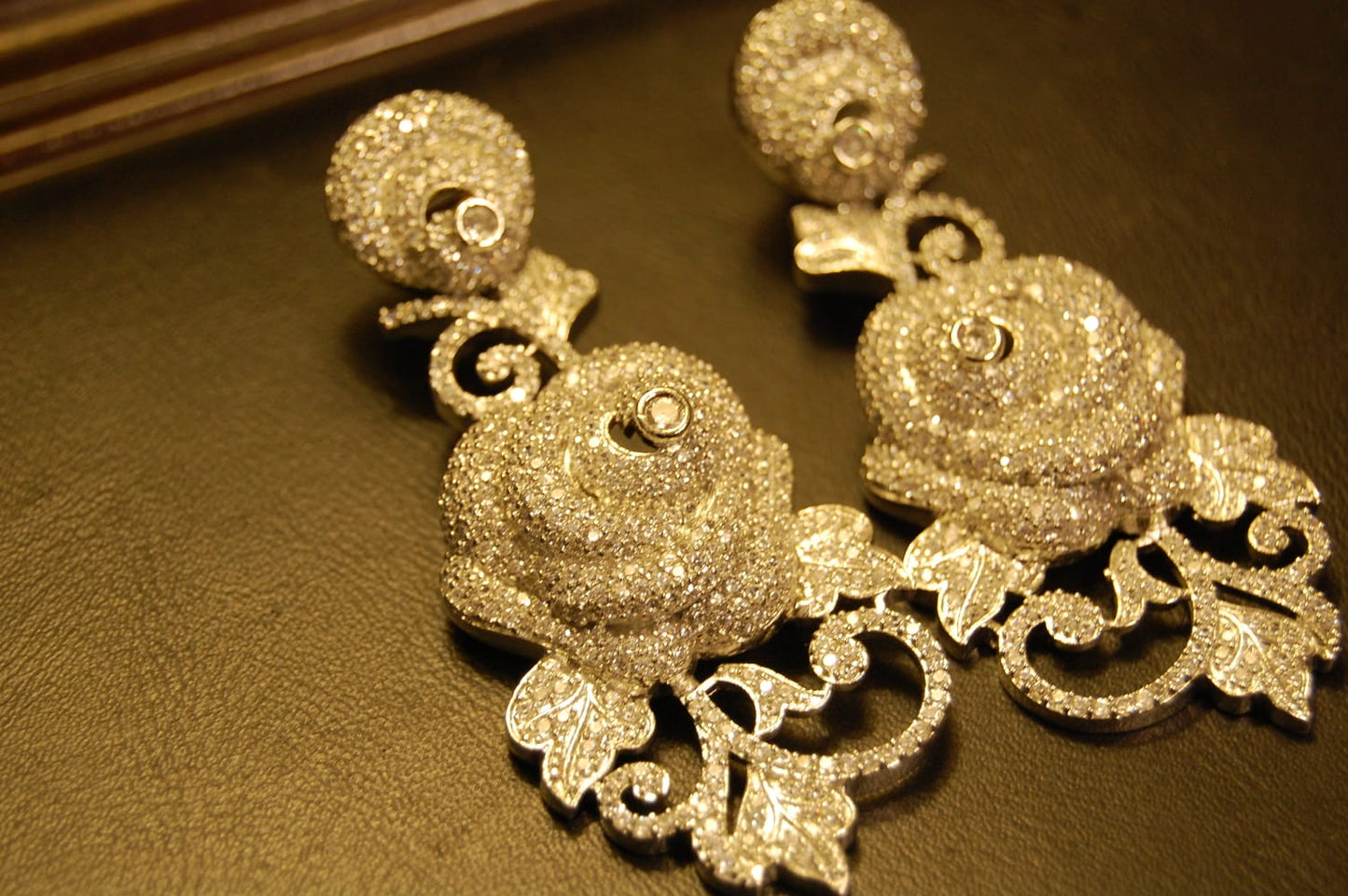 ELEGANT ZIRCON & EARRINGS