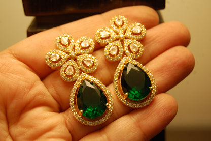 ZIRCON FLORAL EARRINGS IN EMERALD GREEN