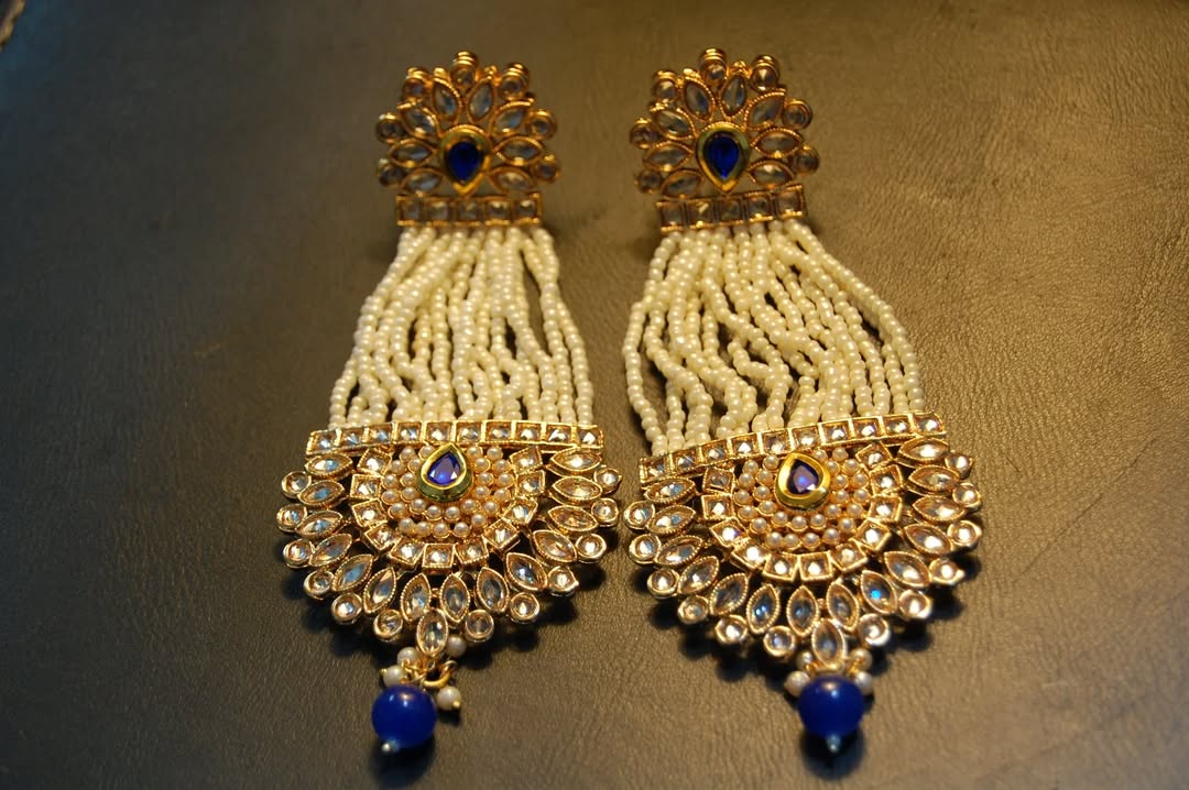 BLUE JHOOMAR STYLE EARRINGS IN KUNDAN & PEARLS