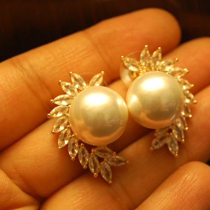 ZIRCON & PEARL EARRINGS WITH GOLDEN BASE