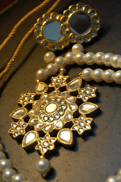 KUNDAN & PEARL MALA SET