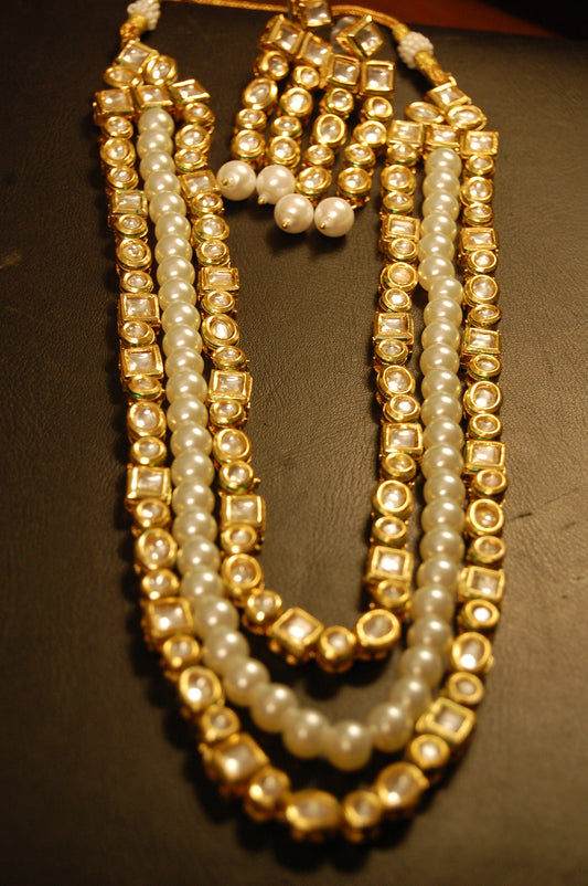 KUNDAN & PEARLS MALA SET